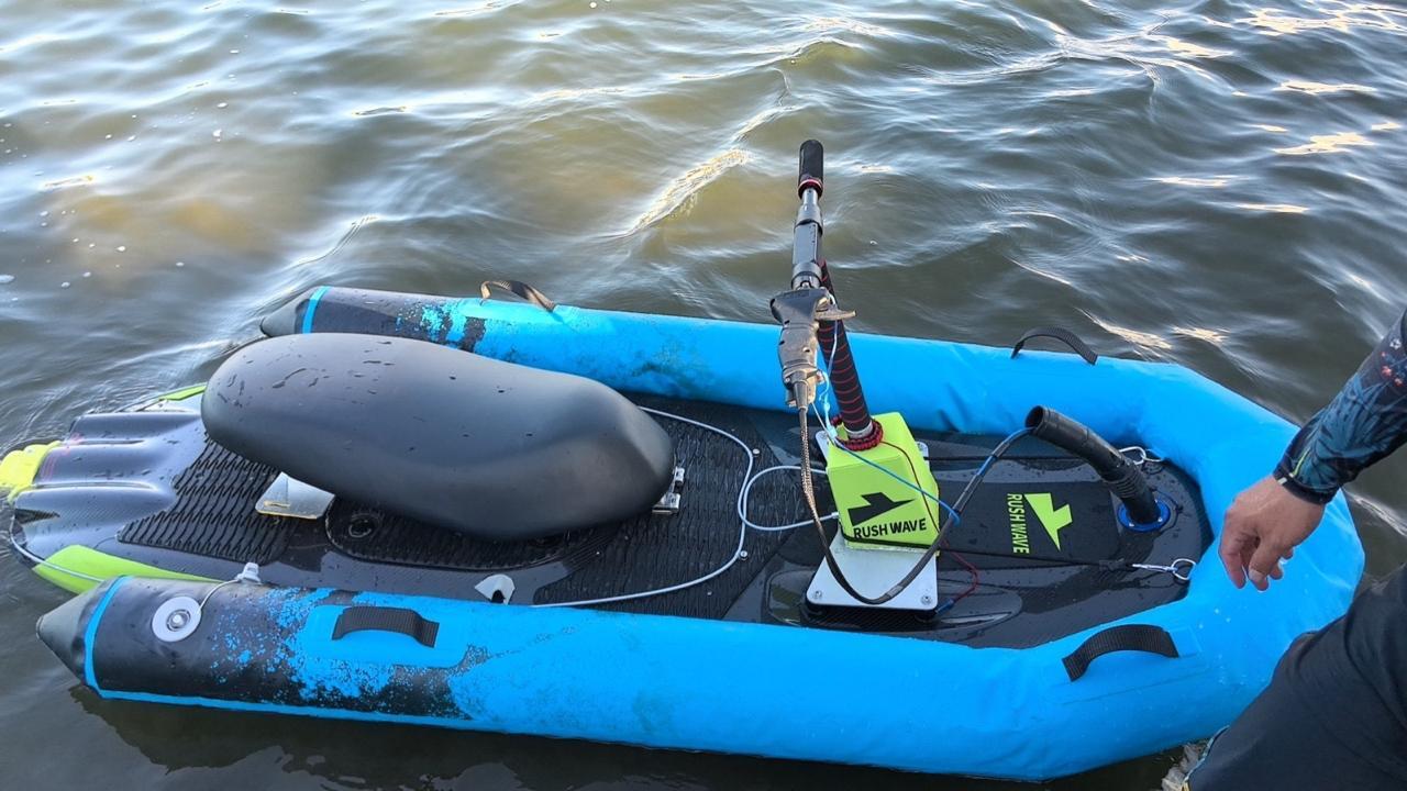 Electric inflatable boat